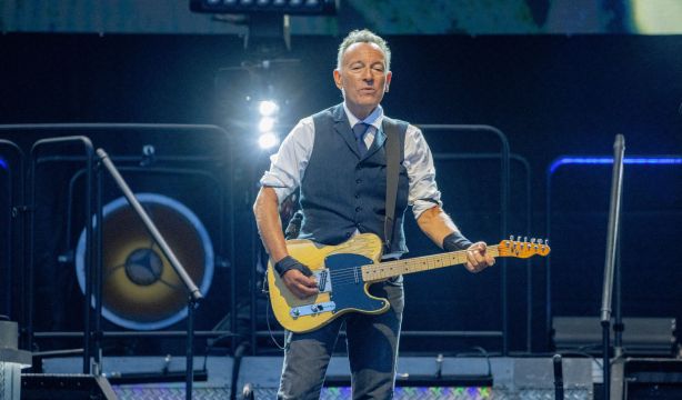 Sony celebra 50 años de 'Born to Run' lanzando una canción inédita de Bruce Springsteen