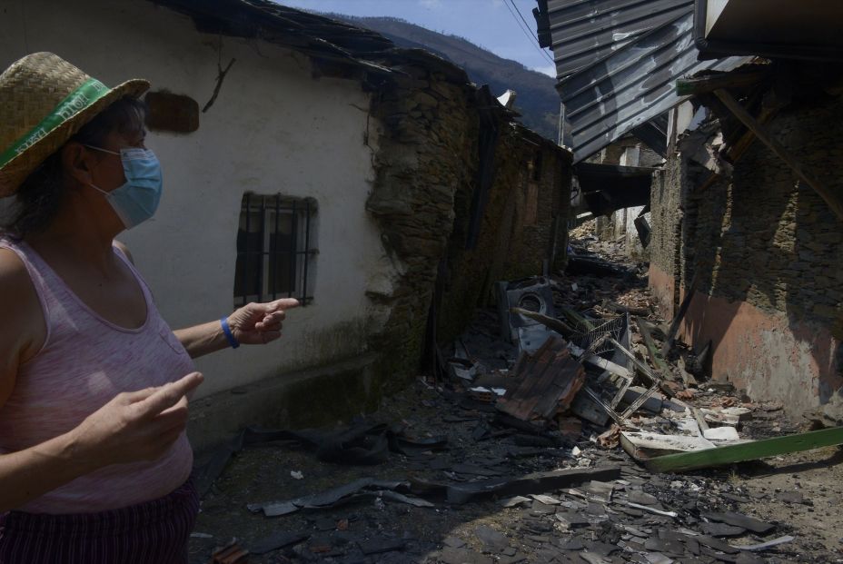 Vista tras el incendio en Cernego, a 19 de agosto de 2025, en Villamartín de Valdeorras, Ourense, Galicia 