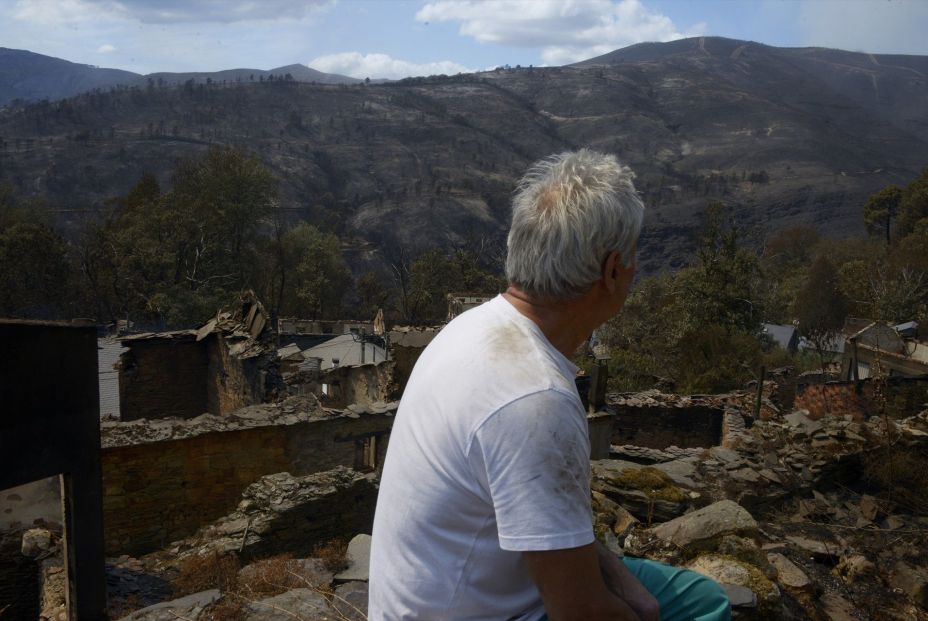 Vista tras el incendio en San Vicente de Leira, a 19 de agosto de 2025, en Villamartín de Valdeorras, Ourense, Galicia