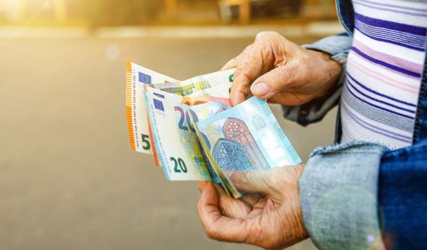 El 51% de españoles desconoce cómo se financian las pensiones y la cuantía media, según Funcas