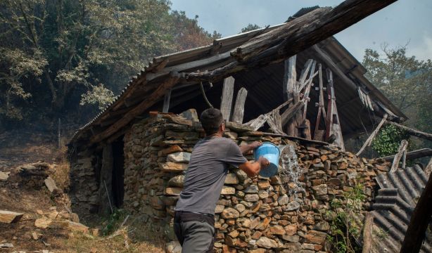 Así vivieron agricultores y ganaderos los incendios: "Fueron los primeros en defender sus pueblos" (Rosa Veiga / Europa Press)