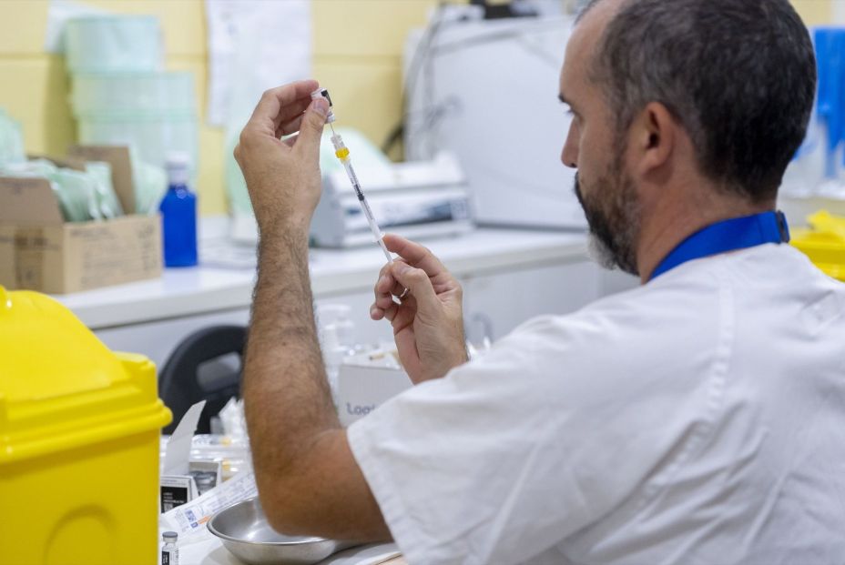 Vacuna frente al Covid: ¿para quién está recomendada en la temporada 2025-2026? Vacuna frente al Covid: ¿para quién está recomendada en la temporada 2025-2026?