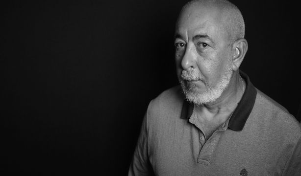 Padura retrata Cuba en 'Morir en la arena': “Los jubilados no tienen ni para un cartón de huevos”