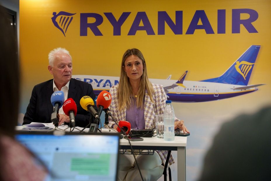 EuropaPress 6930612 ceo aerolinea irlandesa eddie wilson responsable comunicacion low cost EuropaPress 6930612 ceo aerolinea irlandesa eddie wilson responsable comunicacion low cost