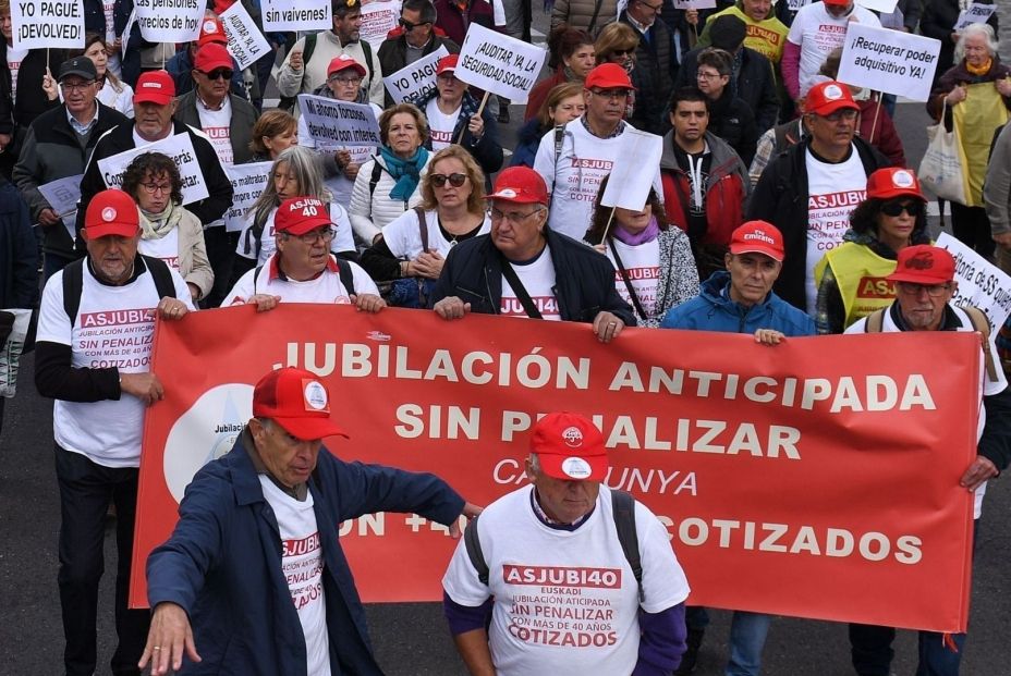 Asjubi40 pide quitar las penalizaciones con 40 años cotizados 