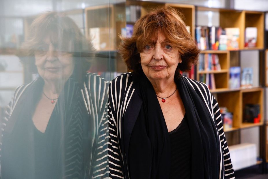 EuropaPress 6940789 escritora cristina fernnandez cubas atiende medios comunicacion publicacion