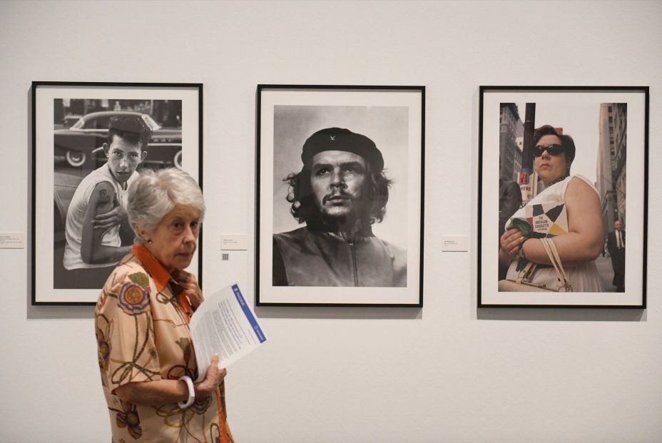 EuropaPress 6942718 mujer inauguracion exposicion leica siglo fotografia fernan gomez centro