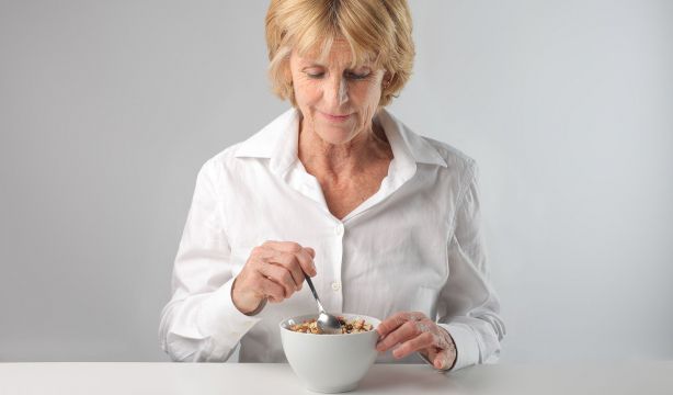 Los cereales, una buena opción para un desayuno nutritivo: estos son los más saludables según la OCU