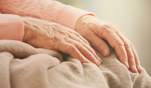 Exigen una mayor inclusión de las personas con alzhéimer en la Ley de Dependencia: "Se queda corta"