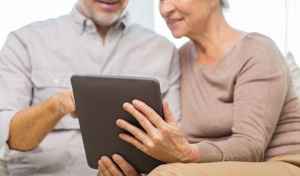 Así puedes solicitar el subsidio para mayores de 52 años sin certificado digital