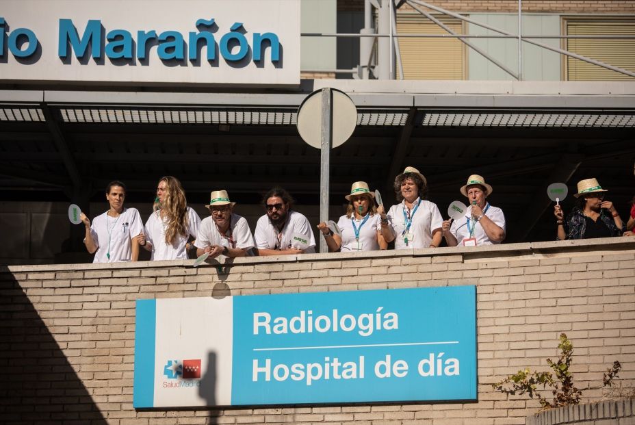 EuropaPress 6957782 manifestantes concentracion personal sistema nacional salud sns frente