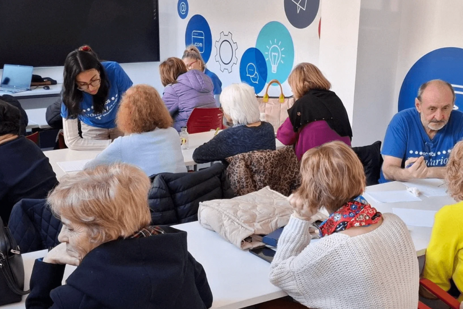 Fundación Telefónica impulsa la formación digital de los mayores en las zonas rurales de Madrid
