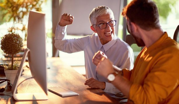 Programas para desempleados sénior: estas son las opciones que ofrece cada comunidad autónoma