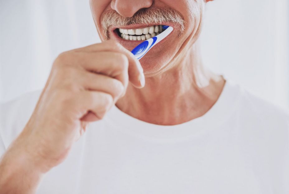 Las caries en personas mayores no se tratan en la mayoría de los casos, alertan los dentistas Las caries en personas mayores no se tratan en la mayoría de los casos, alertan los dentistas