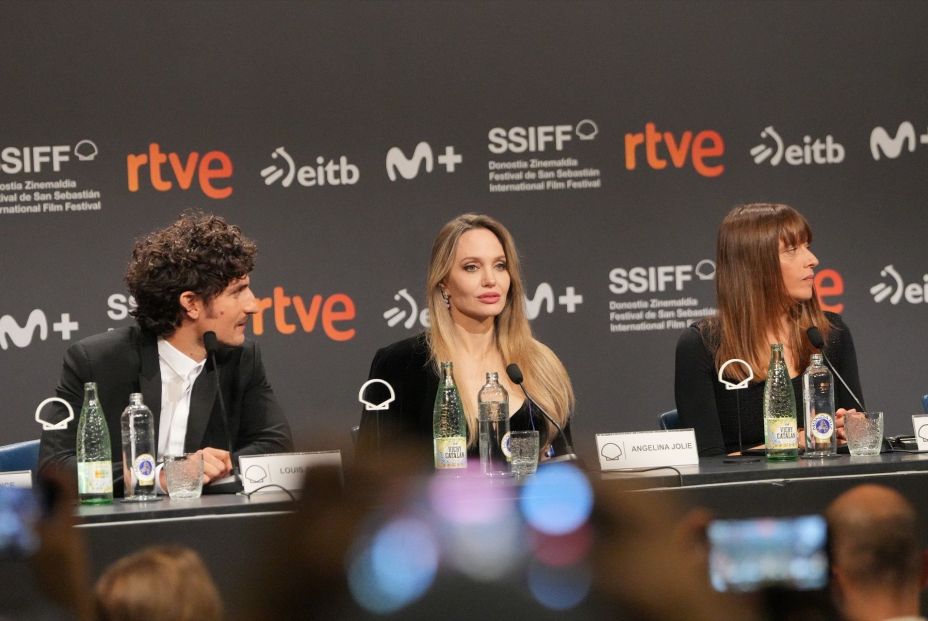 EuropaPress 6972532 i d actor louis garrel actriz angelina jolie directora alice winocour