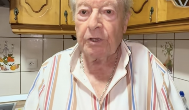 Un joven recibe una emotiva reflexión de su abuelo que conmueve en redes