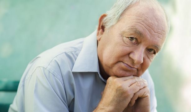 Un nuevo estudio sobre las percepciones de la edad y la soledad no deseada busca voluntarios (Bigstock)