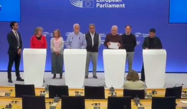 Asjubi40 en Bruselas: la foto del orgullo y de la vergüenza
