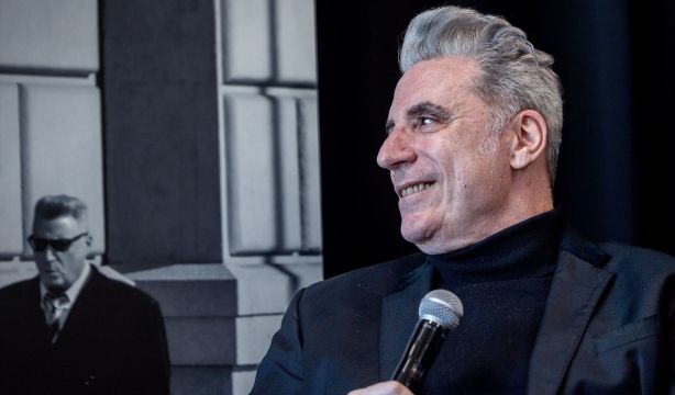 Loquillo resume sus 47 años de carrera musical en 'Corazones legendarios'