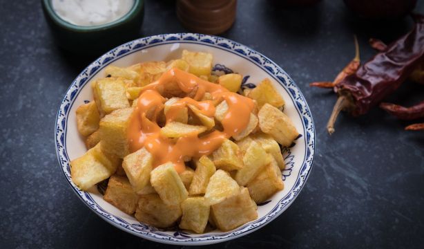 El restaurante de Madrid que tiene las mejores patatas bravas del mundo
