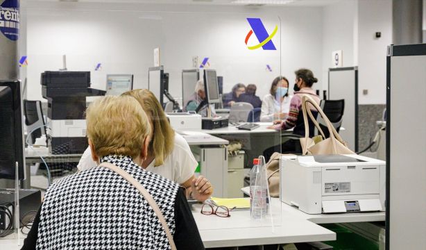 Hacienda aclara cómo calcula los intereses de demora en las devoluciones a los mutualistas jubilados