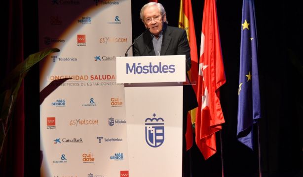 Ónega: "Mantenerse conectados cultiva las relaciones sociales y evita la soledad no deseada". Foto: Agustín Millán