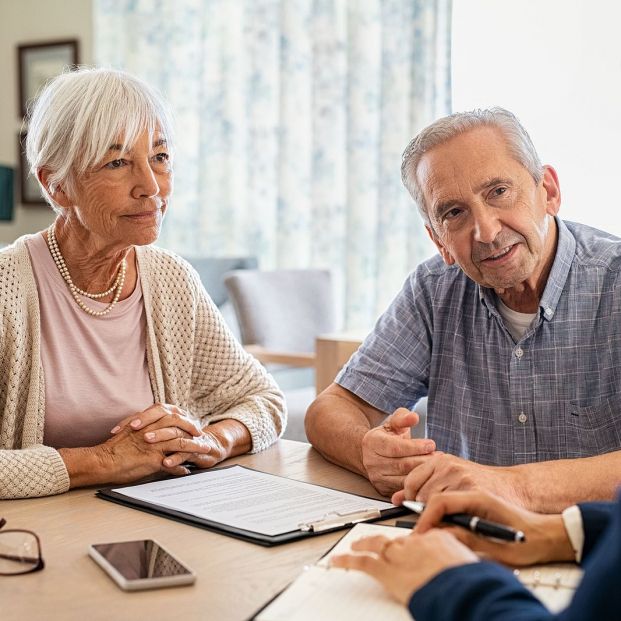 bigstock Senior man and woman meeting m 425269607