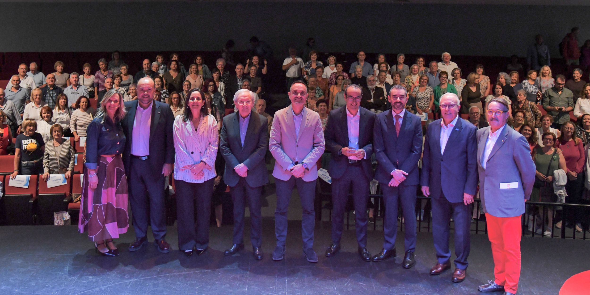 Independencia, bienestar y autoestima, los beneficios de estar conectados para los sénior. Foto: Agustín Millán