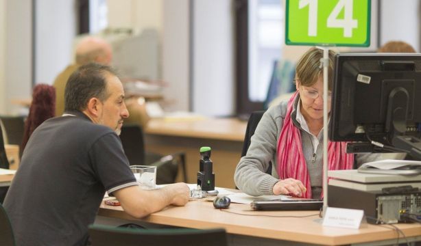 Bots acaparan citas en la Seguridad Social o el SEPE para su reventa: UGT denuncia un mercado negro. europapress