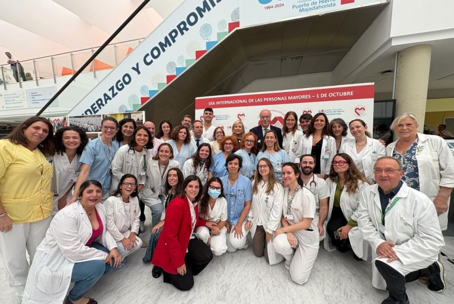 di personas mayores puerta hierro 2