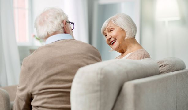 Asturias lanza por primera vez ayudas a viviendas intergeneracionales y colaborativas (Bigstock)