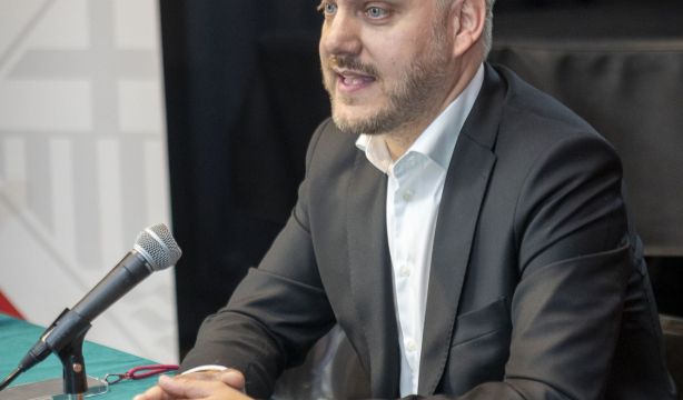 Martí Flores CaixaBank está muy comprometida con el emprendimiento y la formación de los +45