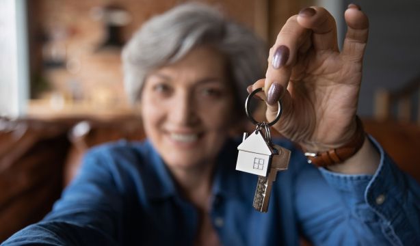 Este es el perfil de quien contrata la hipoteca inversa: donde viven, qué edad tienen y cuánto piden. Foto: bigstock