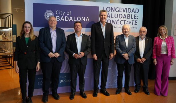 La importancia de estar conectados digitalmente y entre generaciones