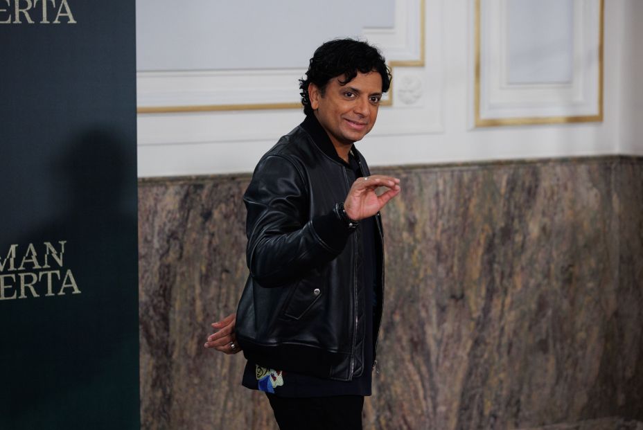 M. Night Shyamalan convierte la 'Bola 8 Mágica' en su próxima serie de misterio