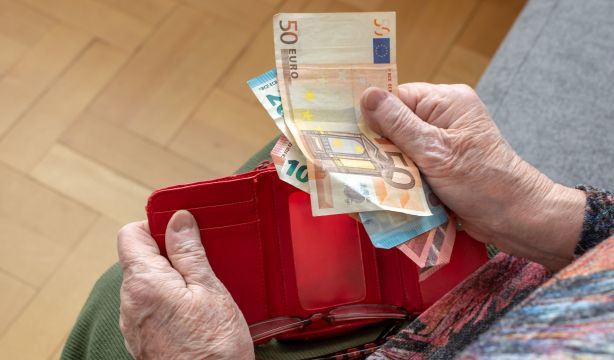 Pensiones no contributivas: ¿cuál es el límite de ingresos para cobrarlas en 2025?