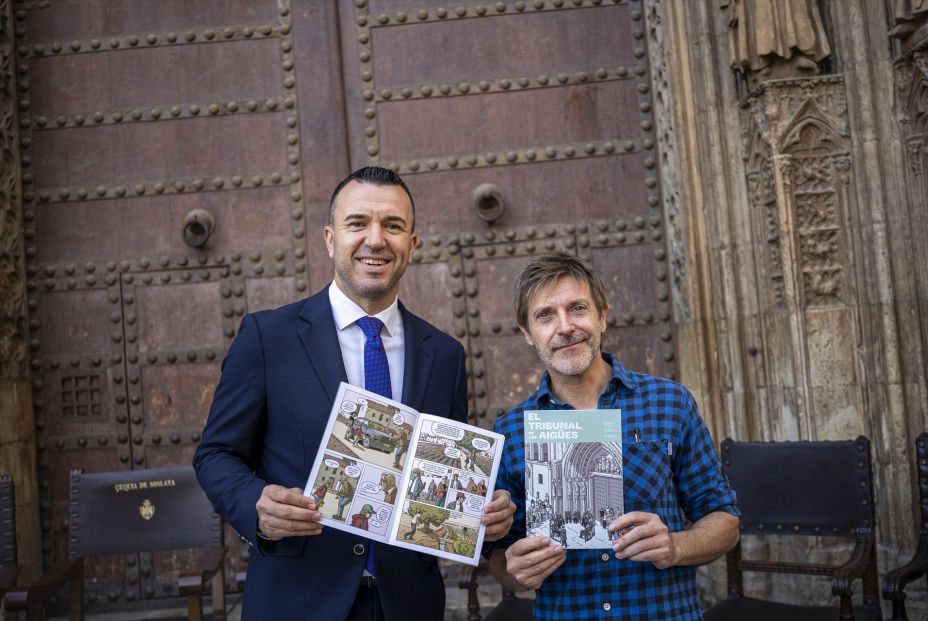 EuropaPress 7031030 presidente diputacion valencia vicent mompo junto dibujante valenciano paco EuropaPress 7031030 presidente diputacion valencia vicent mompo junto dibujante valenciano paco