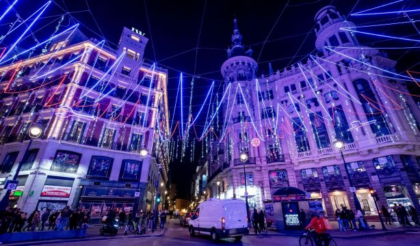 Así serán las luces de Navidad en Madrid este 2025: ¿cuándo se encenderán? (A. Pérez Meca / Europa Press)