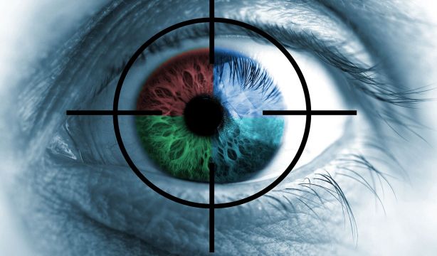 Un chip en la retina restaura la visión en personas con degeneración macular (Bigstock)