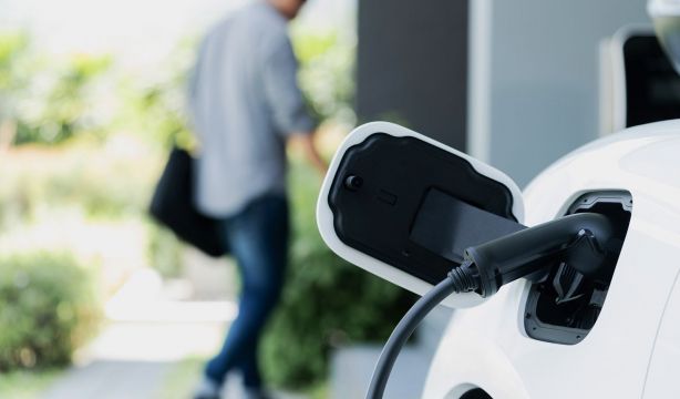 ¿Cómo afectan los coches eléctricos al medio ambiente?. Foto: bigstock