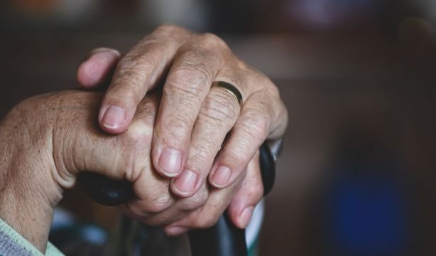 Menos trámites y más prestaciones: así reducirá Madrid la lista de espera de la dependencia