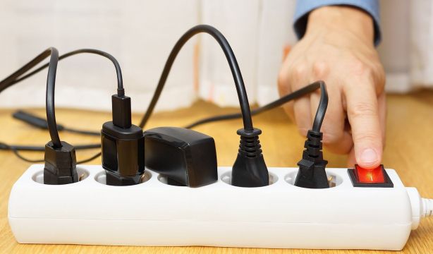 La luz se encarece un 40% en octubre de 2025 y podría subir más si el gas repunta