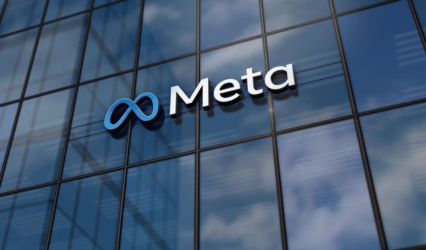 Meta alerta sobre estafas a mayores y lanza nuevas funciones de aviso en WhatsApp y Messenger