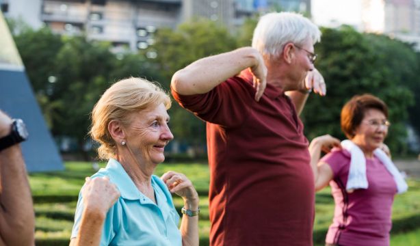 El impacto oculto de la falta de ejercicio en personas mayores