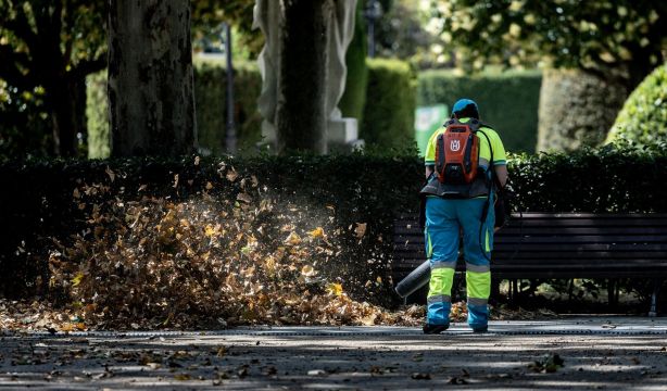 El empleo marca récord con 22,3 millones de ocupados, pero la tasa de paro sube al 10,45%