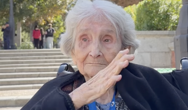 VÍDEO: Ángeles cumple su sueño de volver al Parque del Retiro y no puede contener las lágrimas