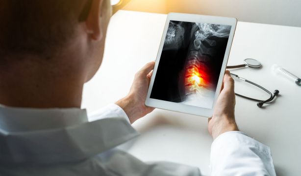 Descubren que la saliva puede ayudar a predecir la evolución del cáncer de cabeza y cuello