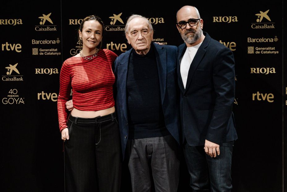 EuropaPress 7060873 presentadores 40 edicion premios goya luis tosar rigoberta bandini junto EuropaPress 7060873 presentadores 40 edicion premios goya luis tosar rigoberta bandini junto