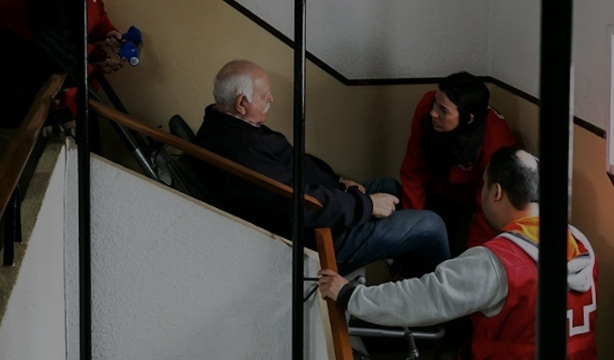 Rehenes en sus propias casas: un año sin ascensor tras la DANA