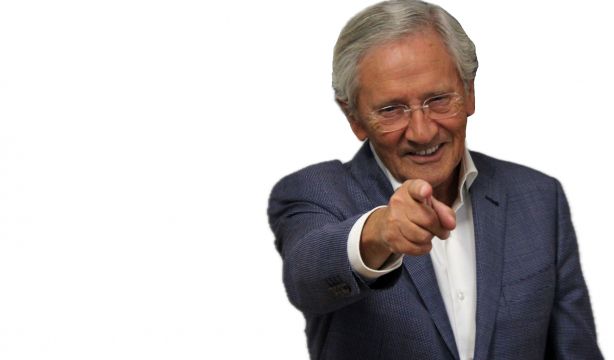 Fernando Ónega: "Tu opinión cuenta: participa en la encuesta de 65YMÁS sobre los aeropuertos españoles"